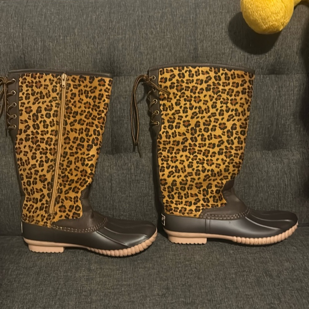 Size 10 Avanti Leopard Print Duck Style Boots new